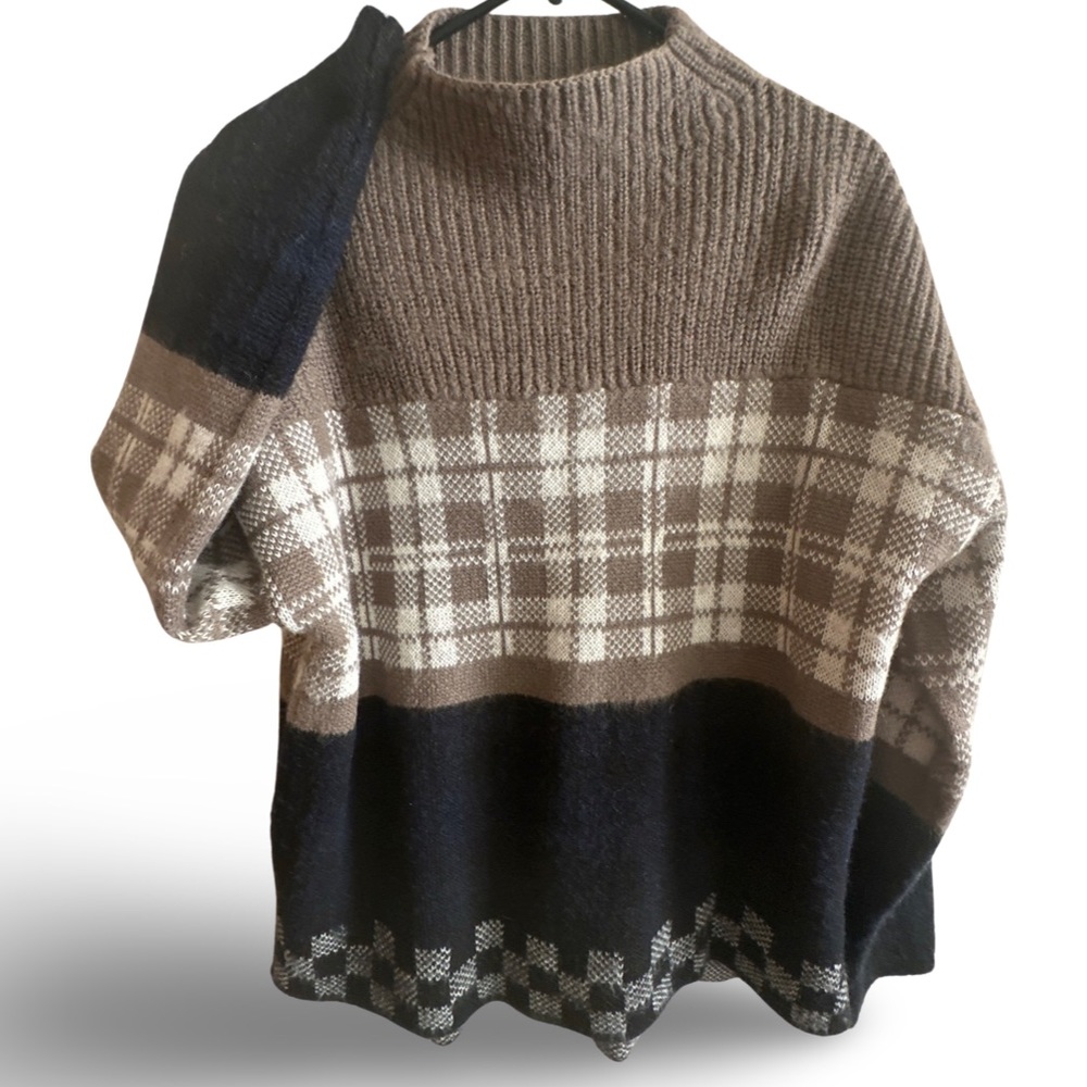 Silence & Noise M/L Black & Gray Sweater